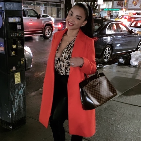 Meet your Posher, Evie - Picture 2 of 3